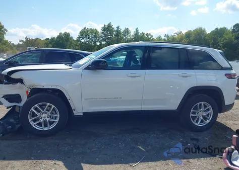 2025 Jeep Grand Cherokee Laredo X 4X4 из США, поврежденный, VIN 1C4RJHAG2SC294792